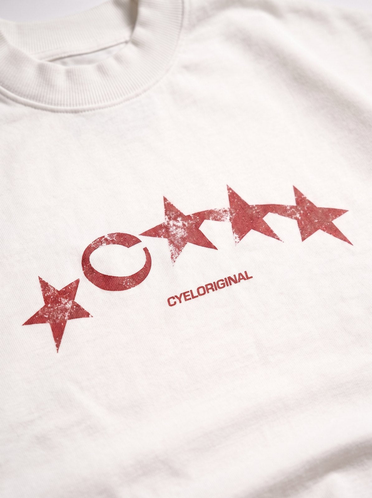 Tee Étoiles — Blanc, étoiles rouges