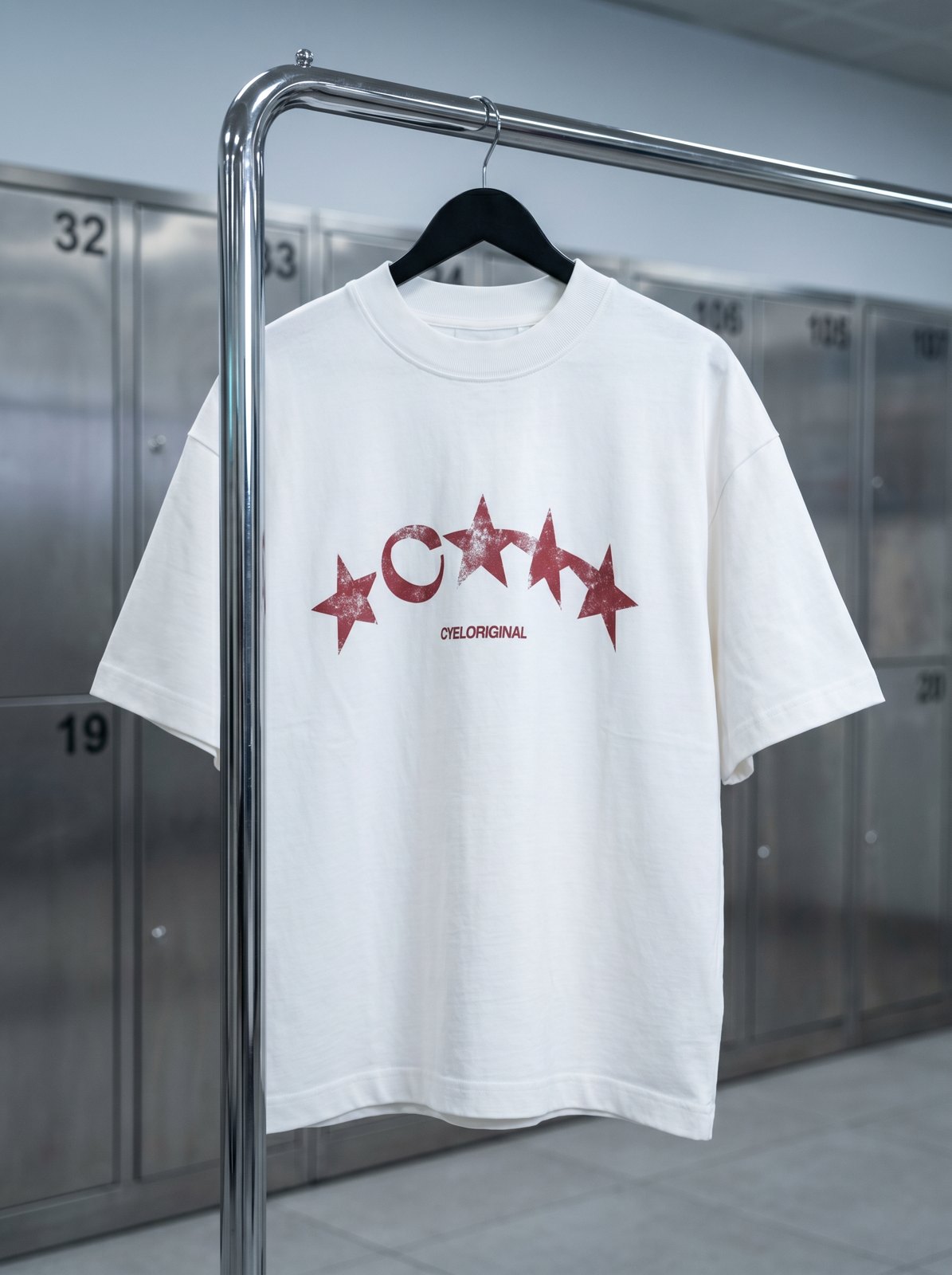 Tee Étoiles — Blanc, étoiles rouges